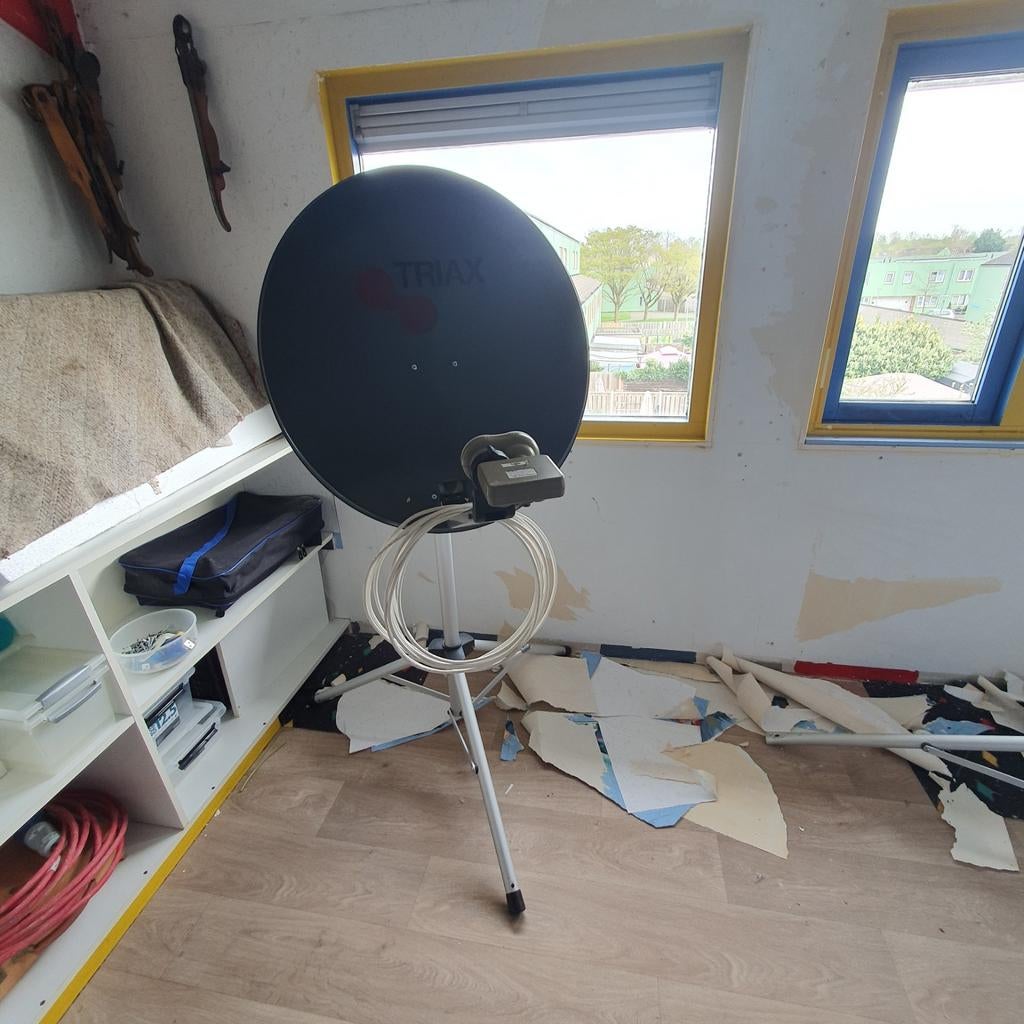 Triax schotelantenne met GT-MO3 Monoblock LNB, Ophalen of Verzenden