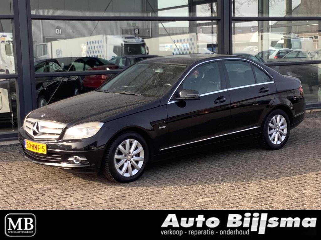 Mercedes C-klasse 180 K BlueEFFICIENCY, trekhaak, lederen be, Auto's, Mercedes-Benz, Gebruikt, Zwart, Handgeschakeld, Sedan