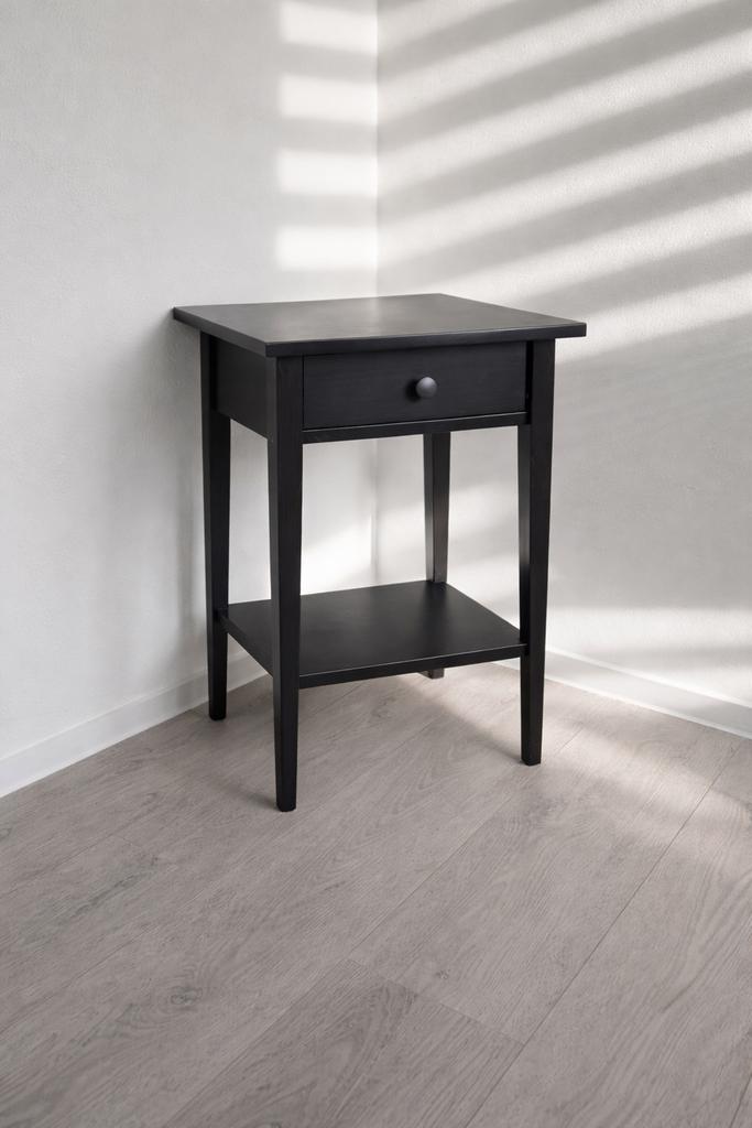 Nachtkastje Zwart - Ikea Hemnes, Huis en Inrichting, Slaapkamer | Nachtkastjes, Ophalen, Minder dan 45 cm, 55 tot 70 cm, Zo goed als nieuw