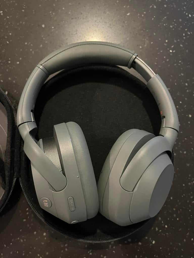 Gray Sony Ult wear noise cancelling headphones, barely used, Ophalen, Zo goed als nieuw, Over oor (circumaural), Sony