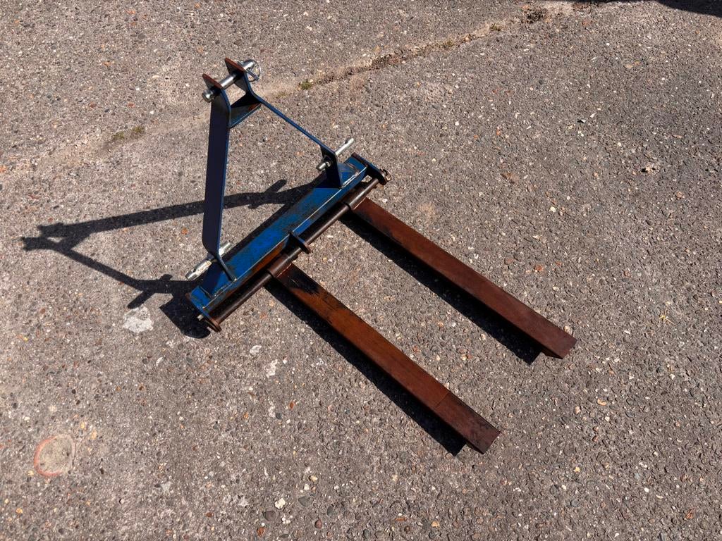 Verstelbare palletdrager tbv minitractor, Ophalen of Verzenden, Gebruikt, 50 cm of meer
