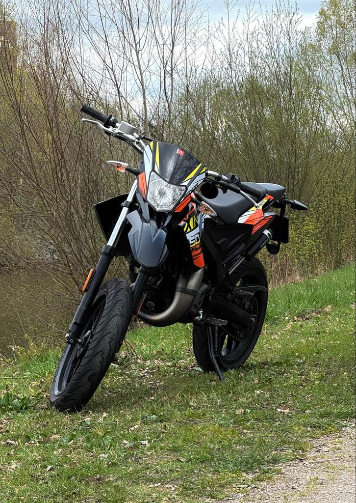 Derbi Senda X-Treme 2019, Fietsen en Brommers, Ophalen, 6 versnellingen, Gebruikt, Maximaal 45 km/u