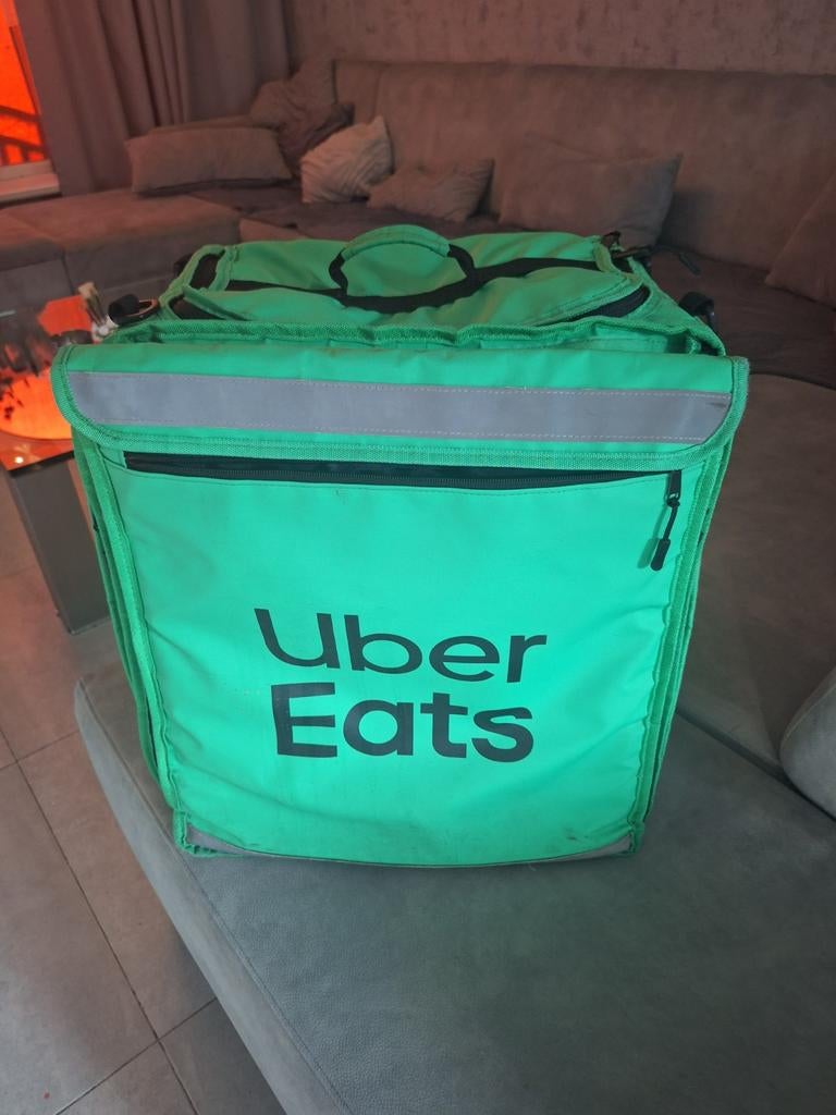 Uber Eats bezorgtas - Zo goed als nieuw, 40 cm of meer, Ophalen of Verzenden, Zo goed als nieuw, Waterdicht