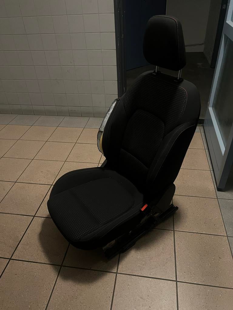 Ford Focus 2019 passagiersstoel rechts met kapotte airbag, Auto-onderdelen, Interieur en Bekleding, Ford, Gebruikt, Ophalen