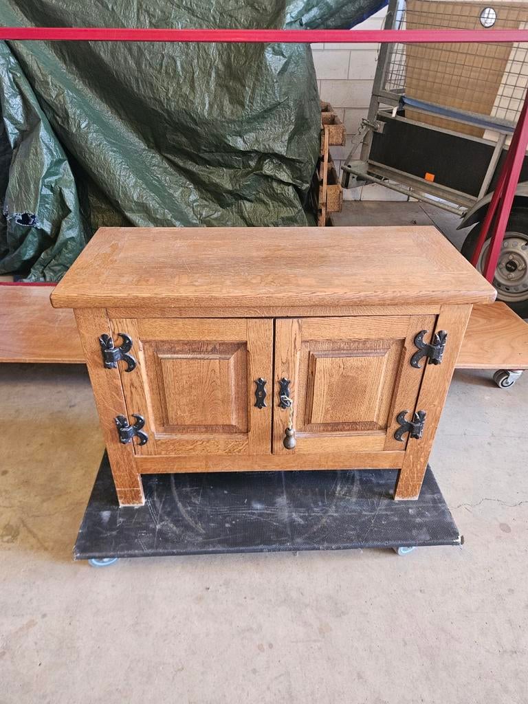 Eikenhouten kastje met twee deuren, Ophalen of Verzenden