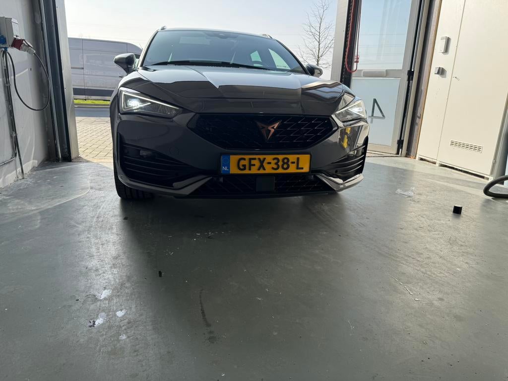 Cupra Leon VZ Performance Limited 245pk e-hybrid, Auto's, Cupra, 77 km/l, Zwart, Leon, Leder en Stof