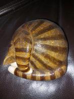 Slapende kat sculptuur van Irene Maas, gesigneerd '76, Ophalen of Verzenden