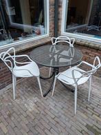 Metalen ronde tafel met 3 leuke kuipstoelen, Ophalen, Gebruikt, Kunststof