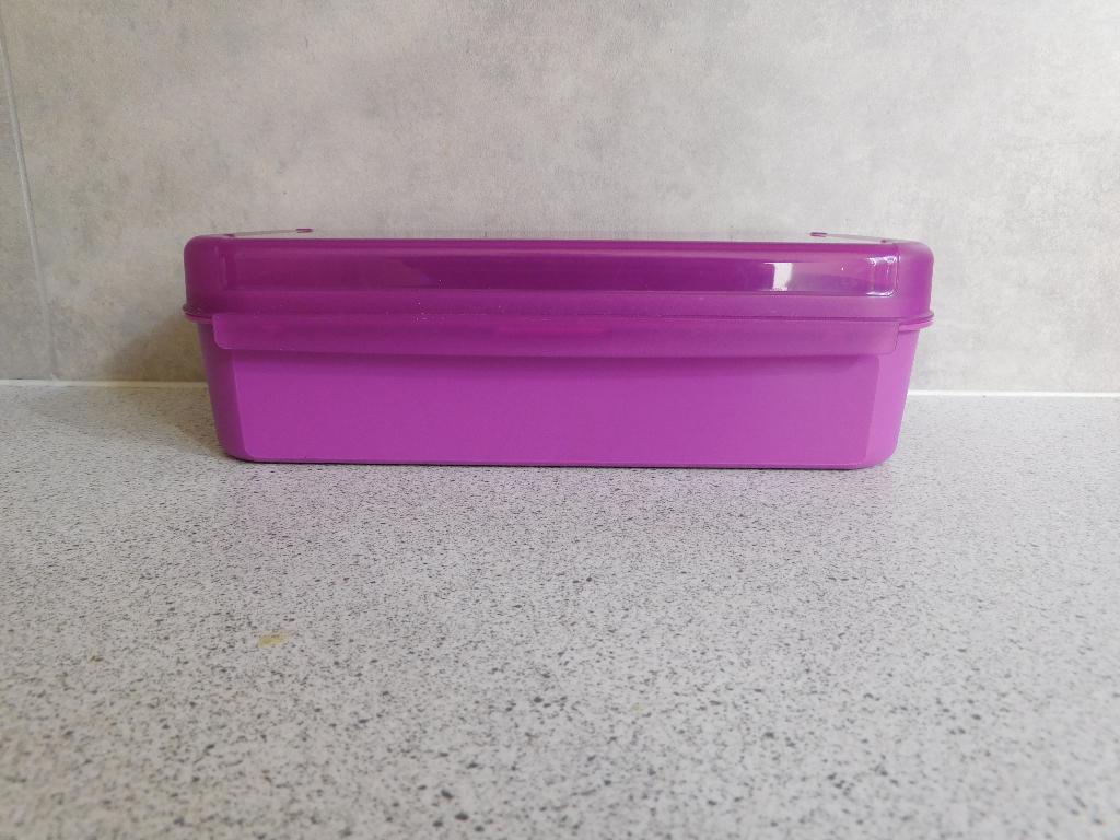 Tupperware Variadoos 980 ml. Paars, Huis en Inrichting, Keuken | Tupperware, Ophalen of Verzenden, Zo goed als nieuw, Paars, Bus of Trommel