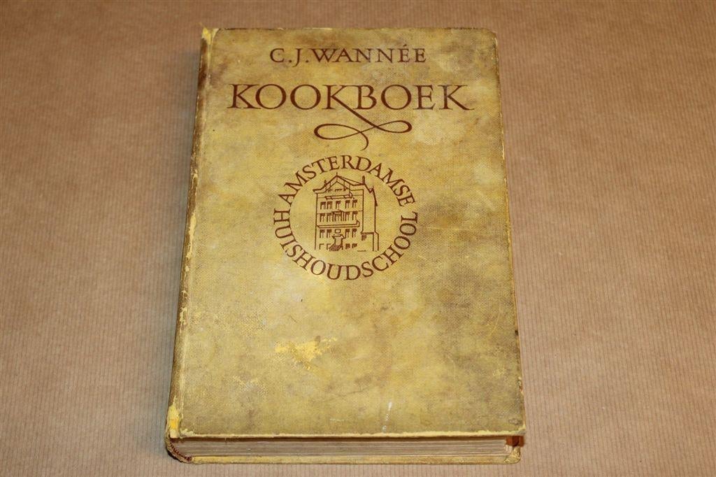 Vintage Wannée Kookboek — Amsterdamse Huishoudschool [1958], Boeken, Kookboeken, Ophalen of Verzenden, Gelezen, Nederland en België