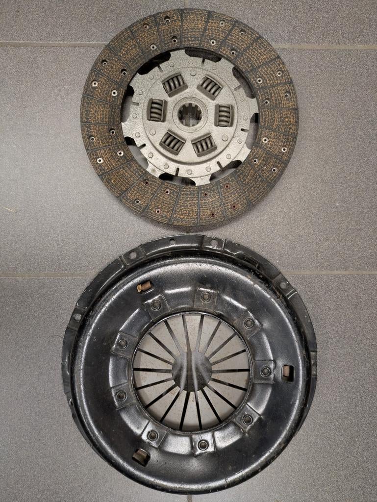 Koppelingsplaten oude Chevrolet 6 cilinder lijnmotor, Ophalen