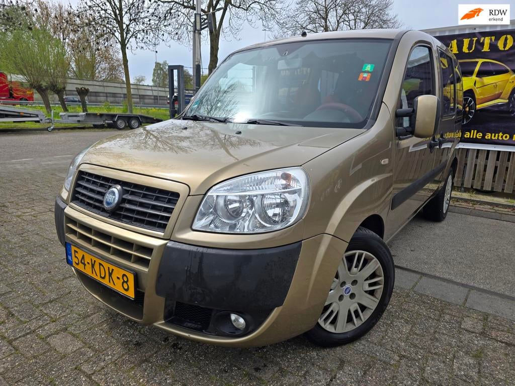 Fiat Doblò 1.4 Family Plus/ 7 personen/airco/2x schuifduren, Auto's, Fiat, Voorwielaandrijving, Gebruikt, 4 cilinders, Bruin