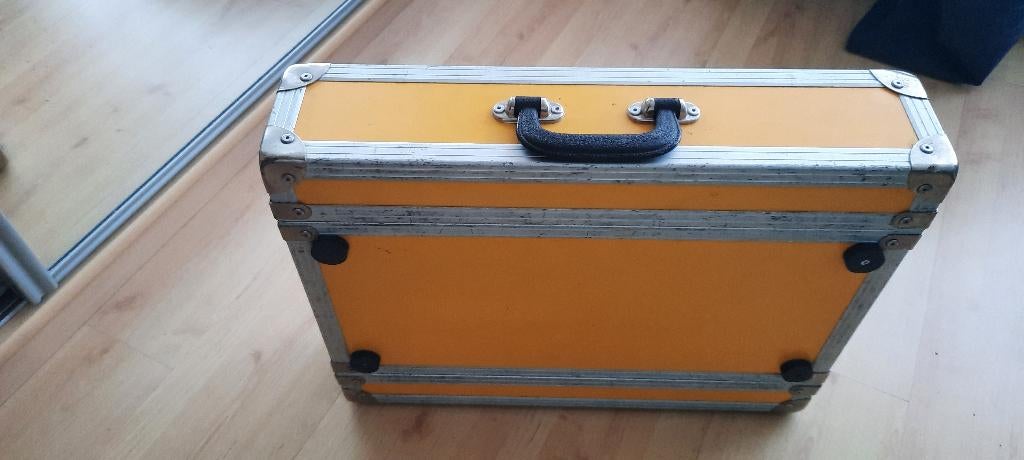 Flightcase 19 inch 2 HE tunnel, Ophalen of Verzenden, Gebruikt, Overige instrumenten, Flightcase