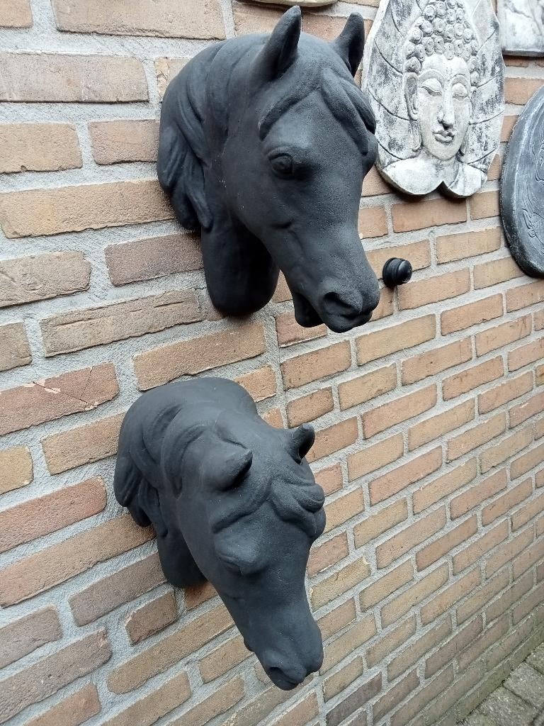 paardenkop grijs of zwart van beton, Ophalen, Gebruikt, Beton, Dierenbeeld
