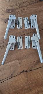 AXA raambeveiliging met kinderbeveiliging, Ophalen of Verzenden, Gebruikt, Chroom, Schuif of Grendel