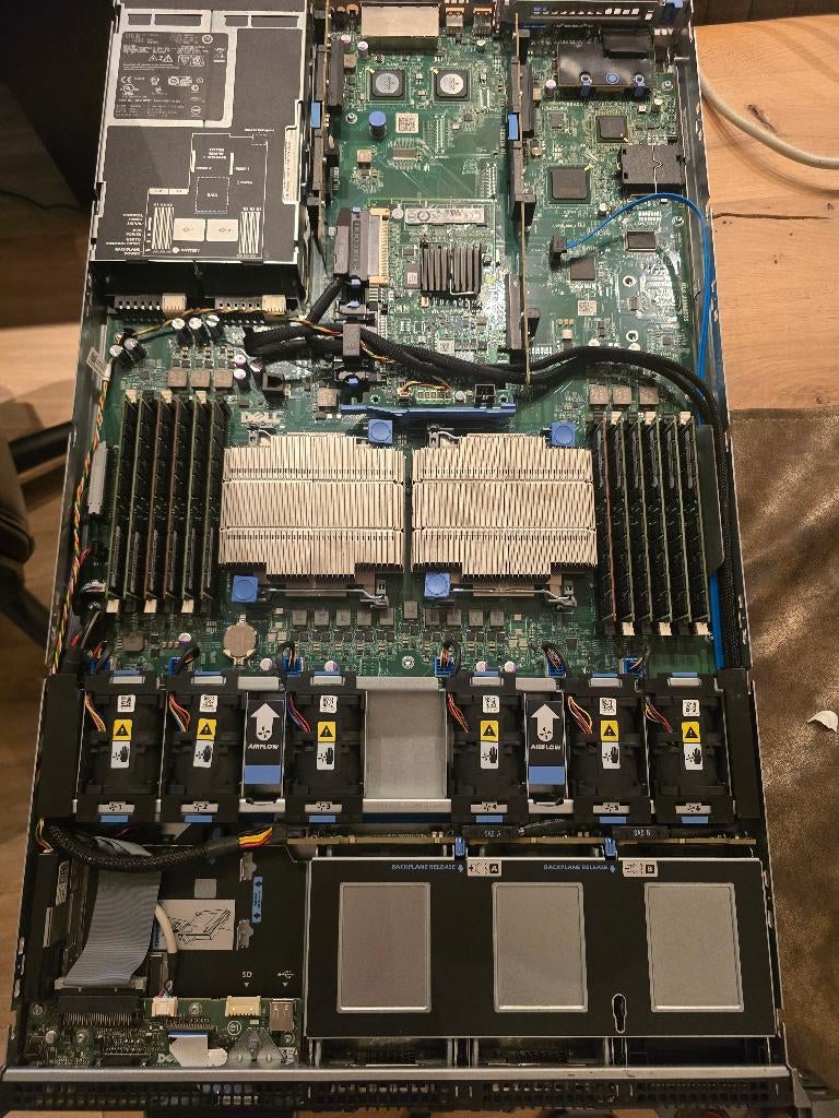 Dell PowerEdge R610 server 96 GB RAM, Computers en Software, Servers, Ophalen of Verzenden, Zo goed als nieuw, 2 tot 3 Ghz