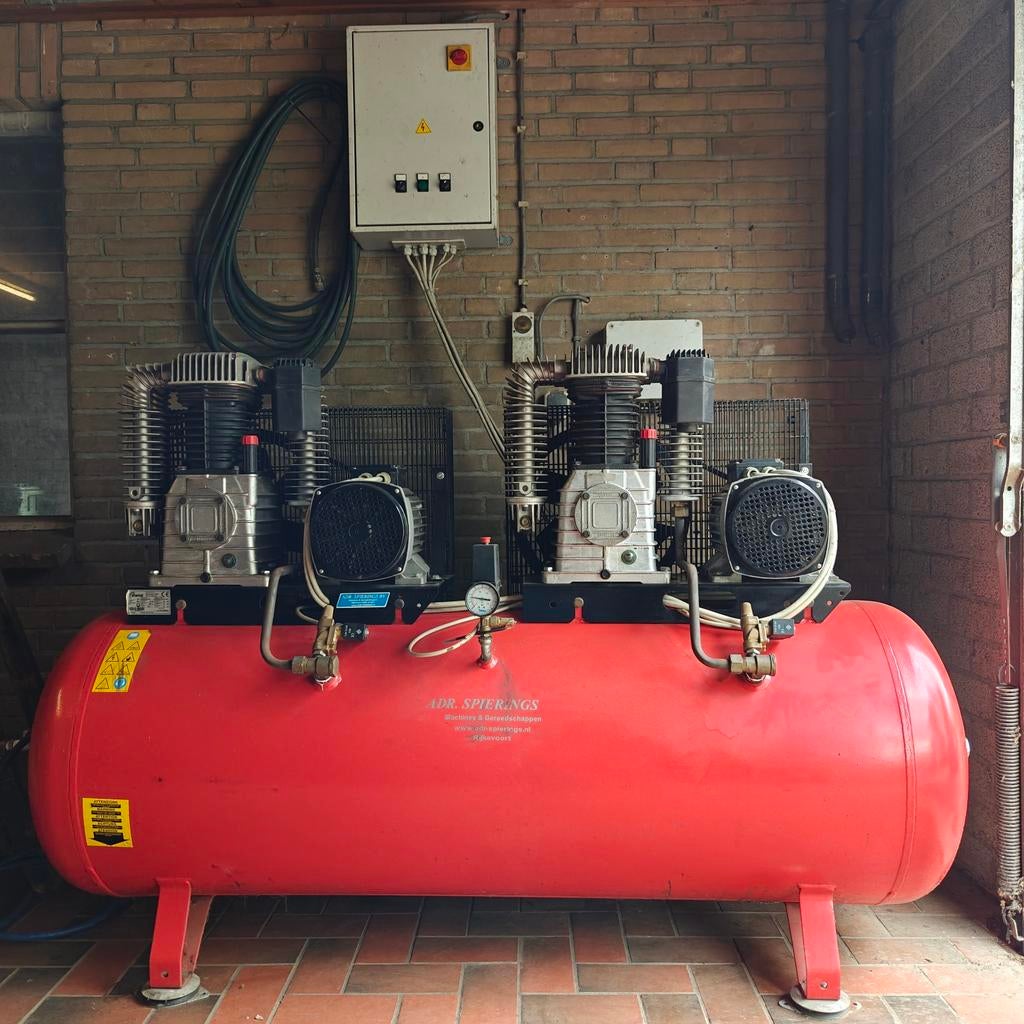 Shamal compressor, Doe-het-zelf en Verbouw, 100 liter of meer, Ophalen, Zo goed als nieuw