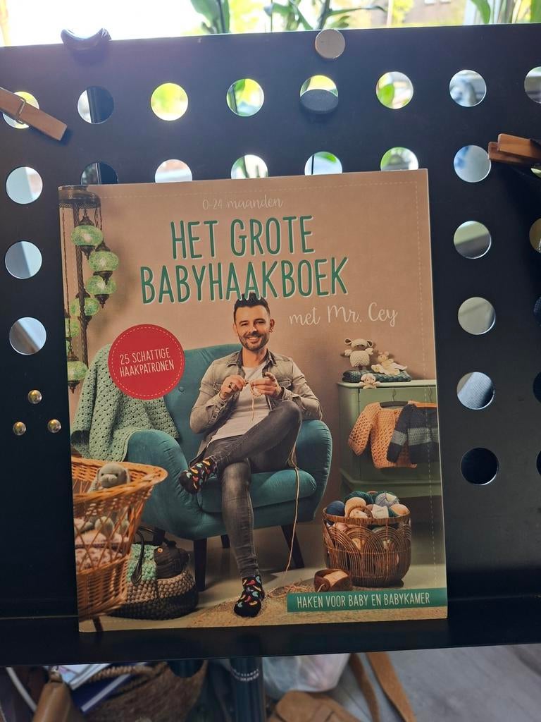 Het grote baby haak boek, Ophalen of Verzenden, Haken, Patroon of Boek