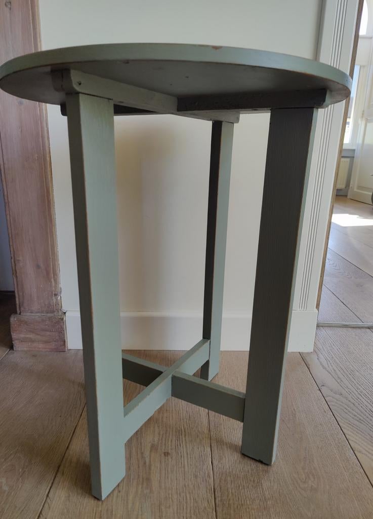 Oud bijzettafeltje in oud groen, Ophalen