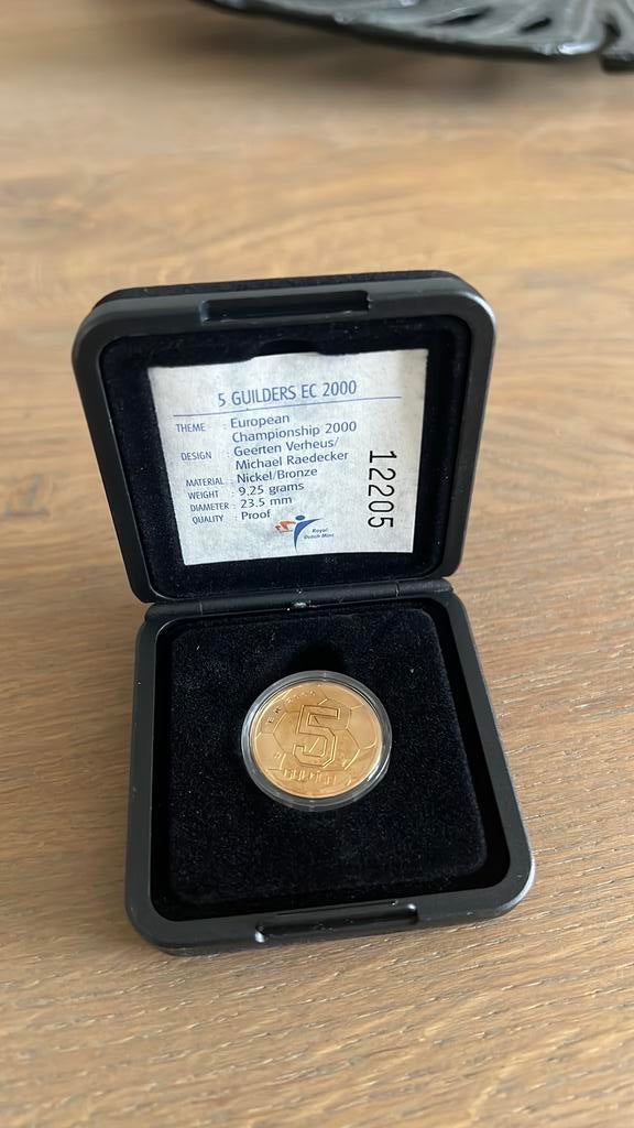 Nederland 5 gulden EK 2000 proof in doosje, Postzegels en Munten, Munten | Nederland, Ophalen of Verzenden, Koningin Beatrix, 5 gulden