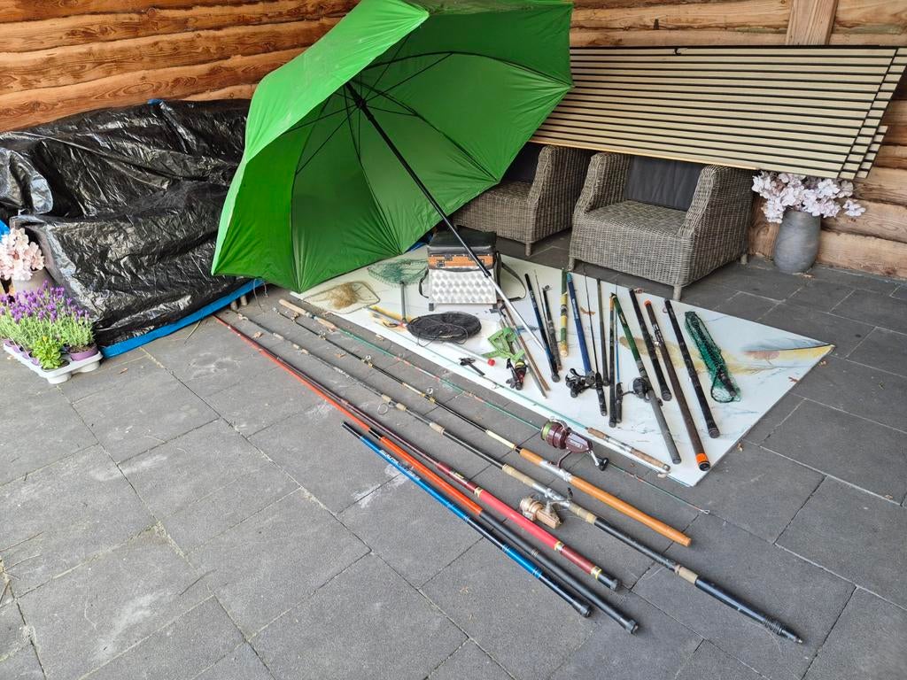 Partij visspullen, +- 15 hengels, Paraplu,etc. Shakespeare, Ophalen, Gebruikt, Complete hengel