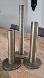 Set van 3 zware goud/brons kleurige ijzeren kandelaars, Antiek en Kunst, Antiek | Kandelaars, Ophalen of Verzenden, Koper of Brons