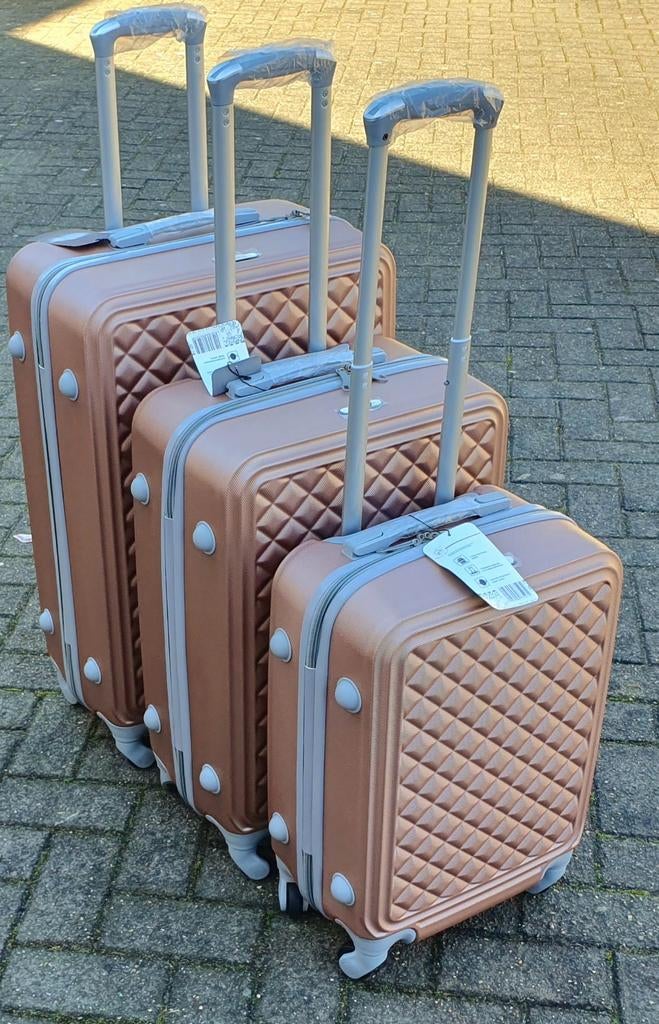 Diverse drie delige kofferset voor € 85 NIEUW, Wieltjes, Overige materialen, Koffers, Nieuw