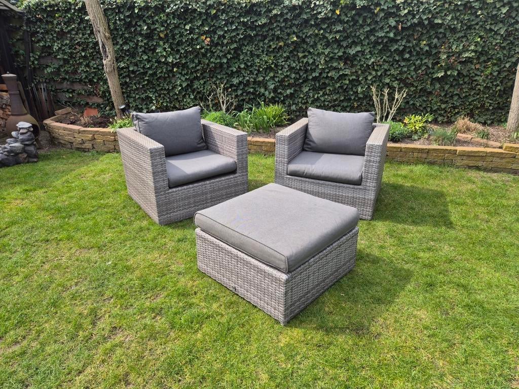 Loungeset met kussens en poef/tafel in zeer goede staat, Stoel, Zo goed als nieuw, Loungeset, Wicker