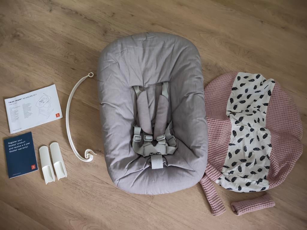 Stokke Tripp Trapp New Born set Grey nieuw model als nieuw!, Ophalen of Verzenden, Zo goed als nieuw, Meegroeistoel, Aanschuifbaar