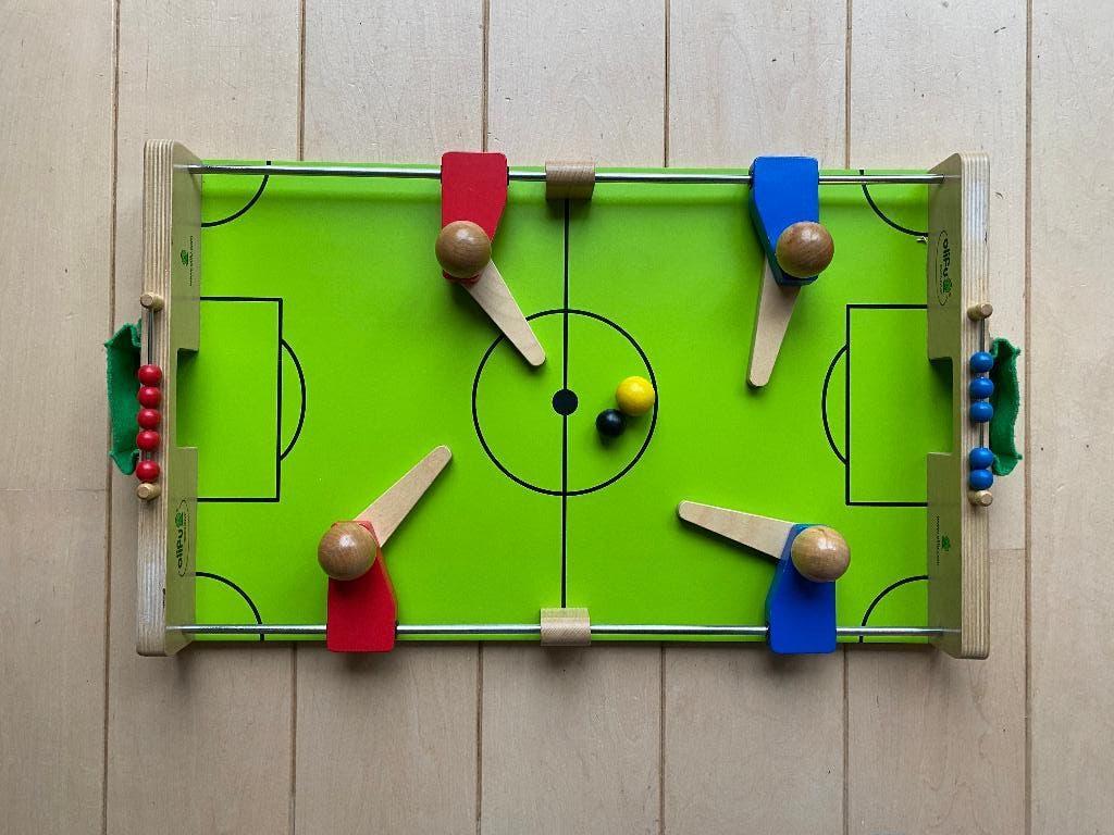 Olifu voetbaltafel, Ophalen of Verzenden, Gebruikt