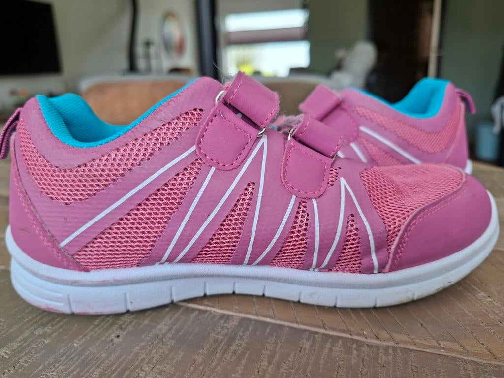 Te koop gymschoenen maat 34, Kinderen en Baby's, Kinderkleding | Schoenen en Sokken, Gebruikt, Meisje, Sportschoenen, Ophalen of Verzenden