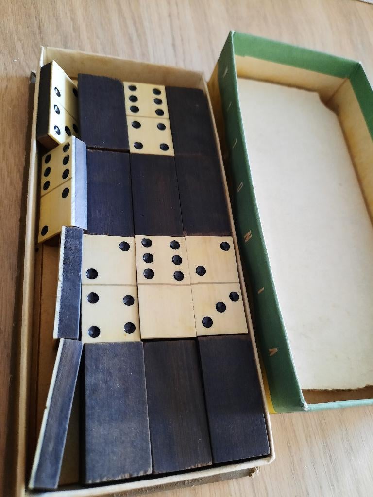 Domino vintage Vinolia tres chic, Een of twee spelers, Ophalen of Verzenden, Gebruikt, Vinolia