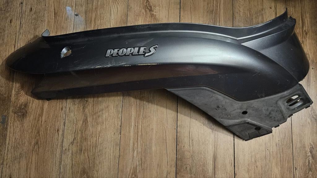 Achterkap Kymco people s rechts grijs €20, Fietsen en Brommers, Brommeronderdelen | Scooters, Ophalen of Verzenden, Gebruikt, Overige typen