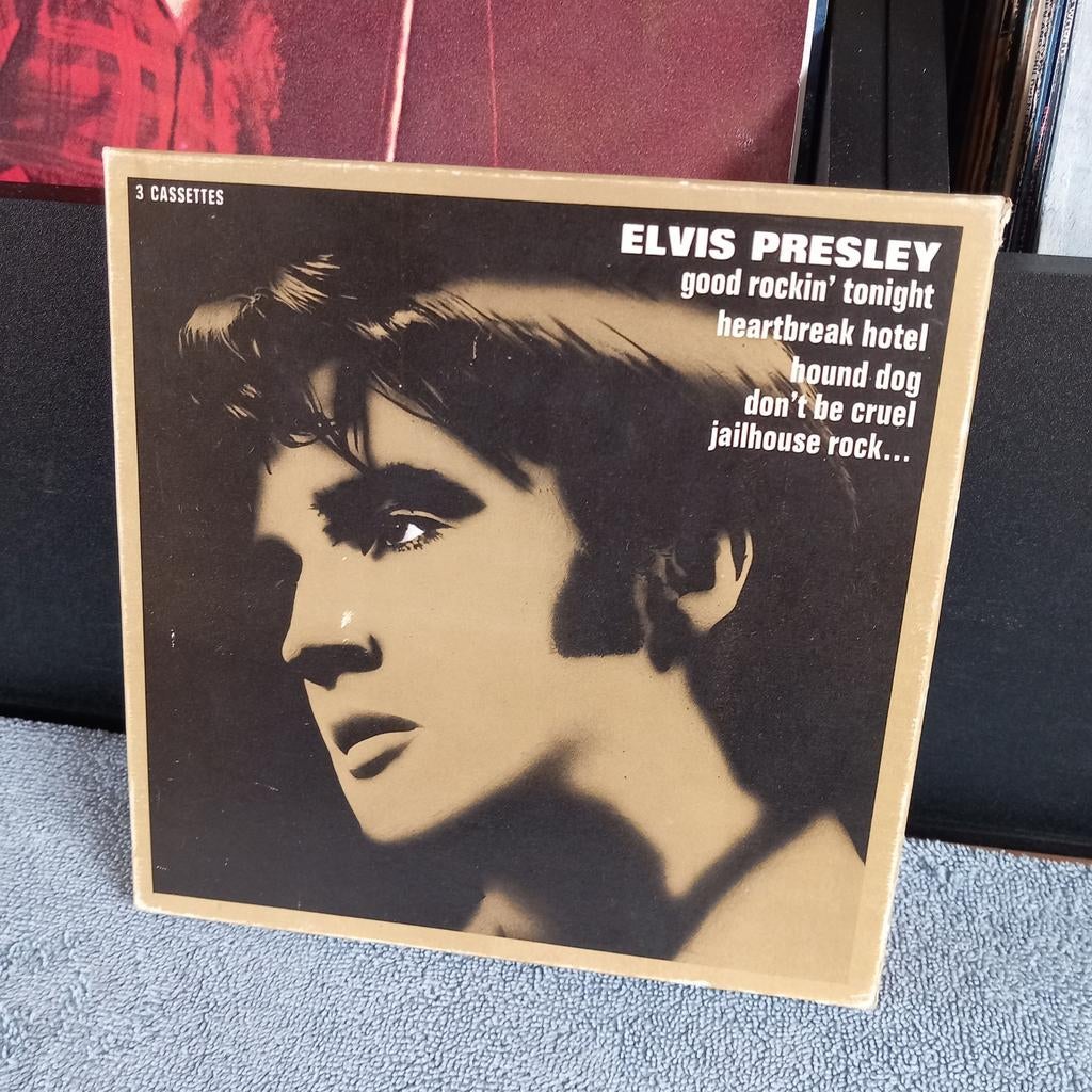 Elvis Presley  cassettes 3 box izgs, Ophalen of Verzenden, Zo goed als nieuw, 12 inch