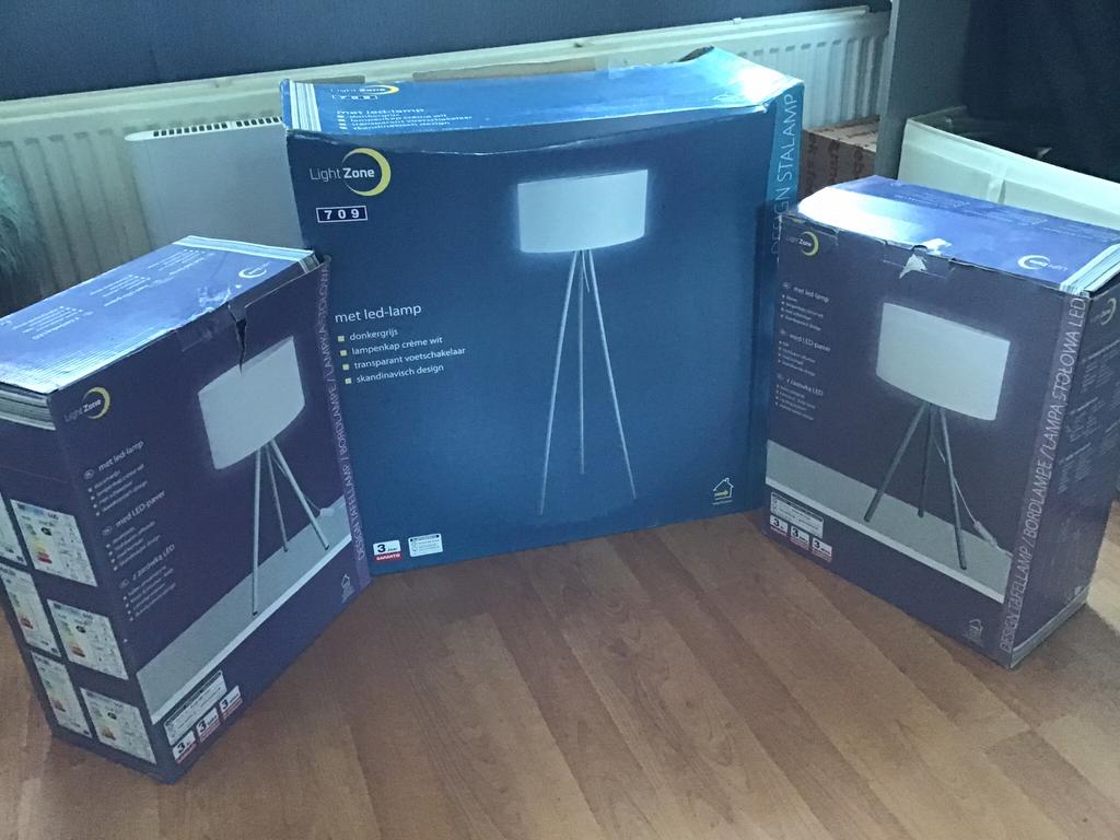 Lampen 3 stuks, 1 groot en 2 kleine( nieuwe), Ophalen of Verzenden, Nieuw, Minder dan 50 cm