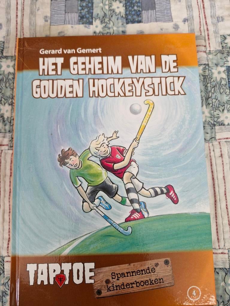 Het Geheim van de Gouden Hockeystick - Gerard van Gemert, Ophalen of Verzenden, Gelezen, Gerard van Gemert, Fictie algemeen