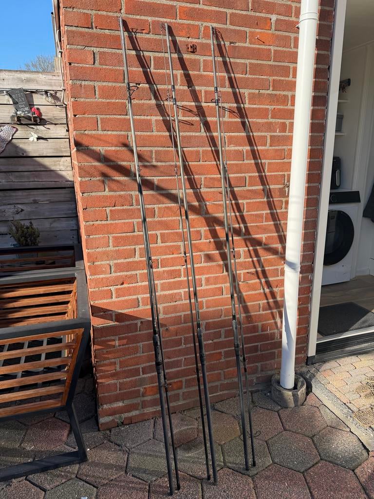 Daiwa Black Widow XT 12ft 2,75lbs 3 stuks, Ophalen of Verzenden, Gebruikt, Werphengel