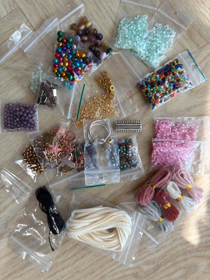 Diverse kralen en accessoires voor sieraden maken, Hobby en Vrije tijd, Kralen en Sieraden maken, Nieuw, Kraal, Ophalen of Verzenden