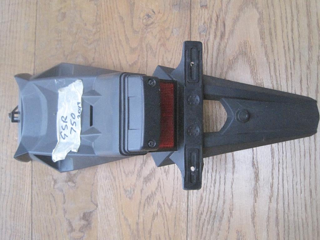 Suzuki GSR 750 achter spatbord kentenenhouder GSR750, Motoren, Onderdelen | Suzuki, Ophalen of Verzenden, Nieuw