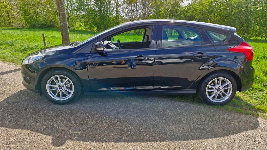 Ford Focus 1.0 EcoBoost Trend 101PK | Rijklaarprijs | Elektr, Auto's, Euro 5, Gebruikt, Zwart, 635 kg