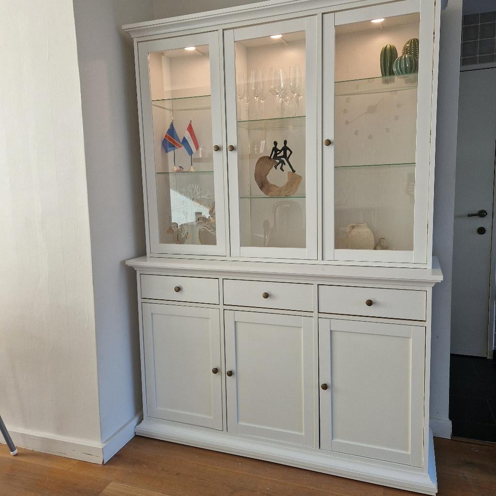 Witte buffetkast met verlichting, Huis en Inrichting, Kasten | Buffetkasten, Ophalen, 200 cm of meer, 25 tot 50 cm, Glas