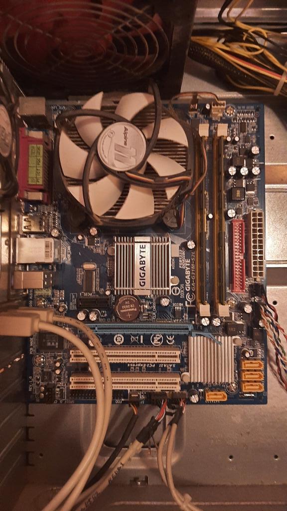 Moederborden LGA 775 Core2 4x Gigabyte en 1x ASUS, Computers en Software, Moederborden, Gebruikt, Intel, Socket 775, Ophalen of Verzenden