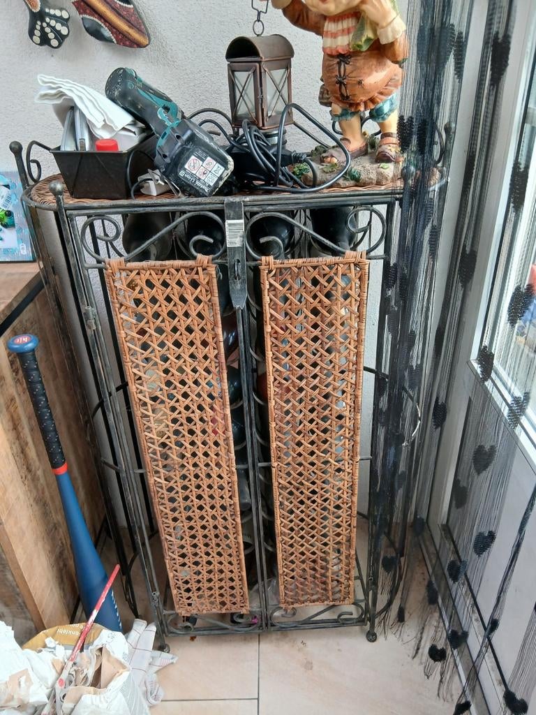 Industriële Wijnrek met inhoud, Huis en Inrichting, Woonaccessoires | Kamerschermen, Ophalen, Gebruikt