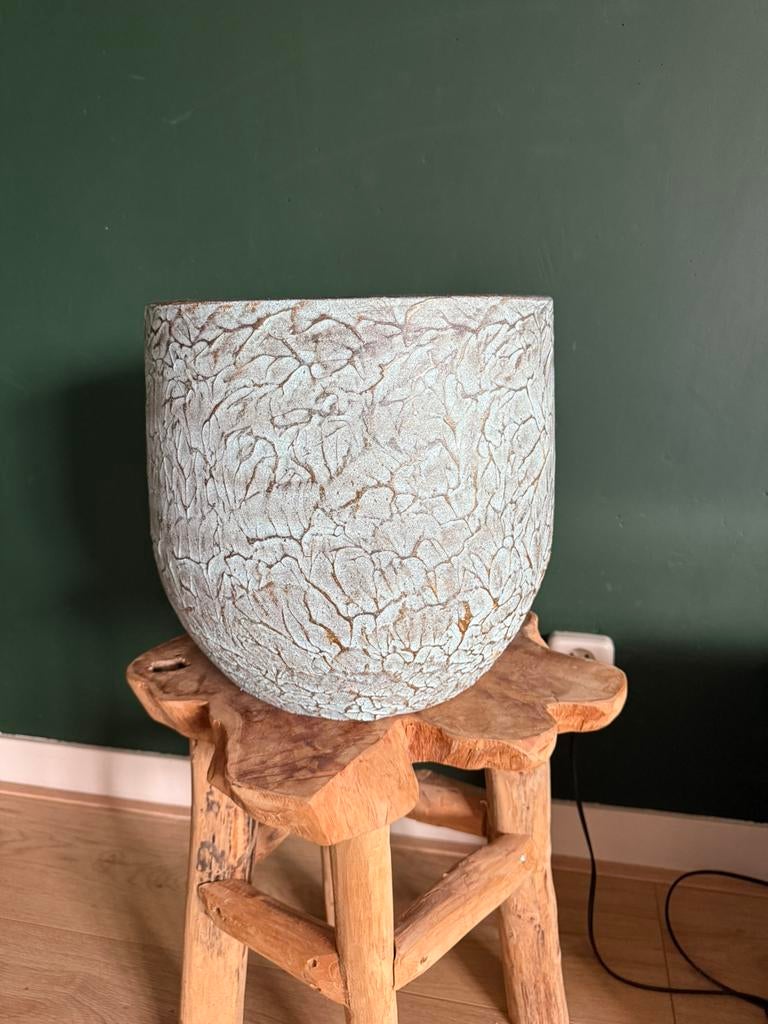 Turquoise bloempot met gouden accenten – Ø 30 cm, 25 tot 40 cm, Rond, Ophalen of Verzenden, Zo goed als nieuw