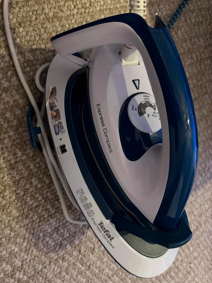 Tefal Express Compact Stoomgenerator, Witgoed en Apparatuur, Strijkijzers en Strijkplanken, Gebruikt, Strijkijzer met snoer, Ophalen of Verzenden