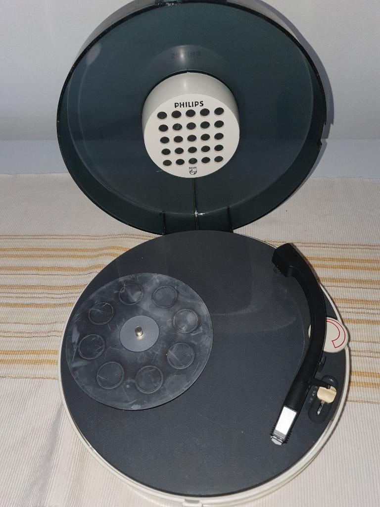 Philips draagbare platenspeler 22GF303 batterij of stroom, Ophalen of Verzenden, Gebruikt, Platenspeler, Philips