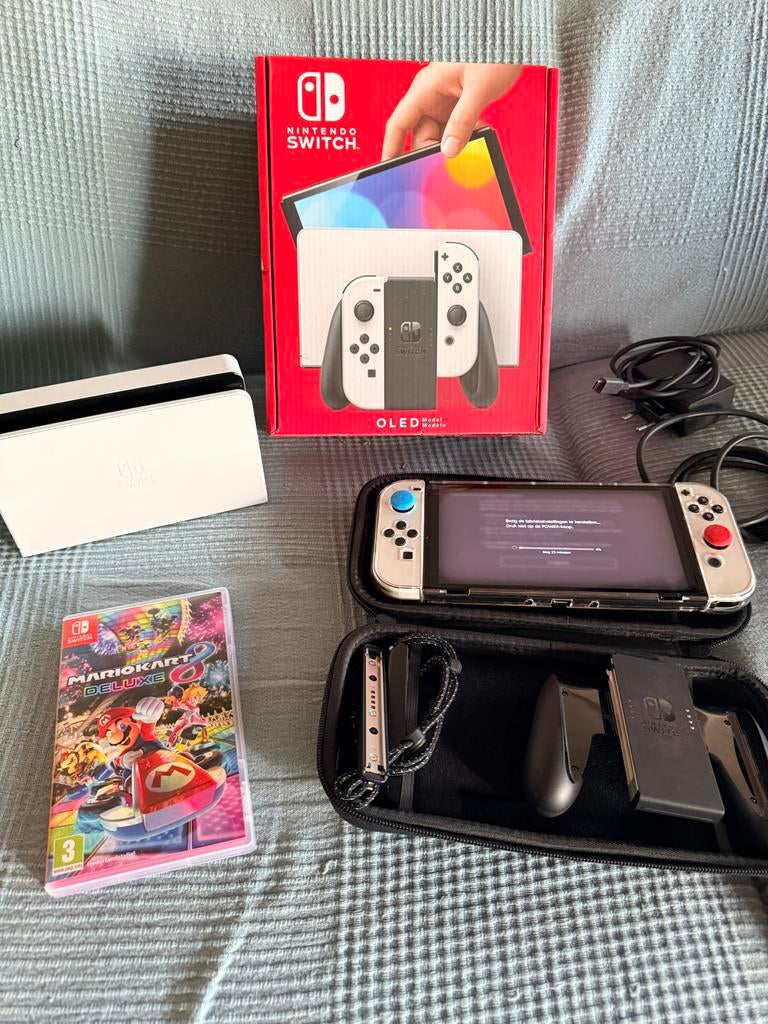 Nintendo Switch OLED met Mario Kart - Zo goed als nieuw, Spelcomputers en Games, Spelcomputers | Nintendo Switch, Zo goed als nieuw