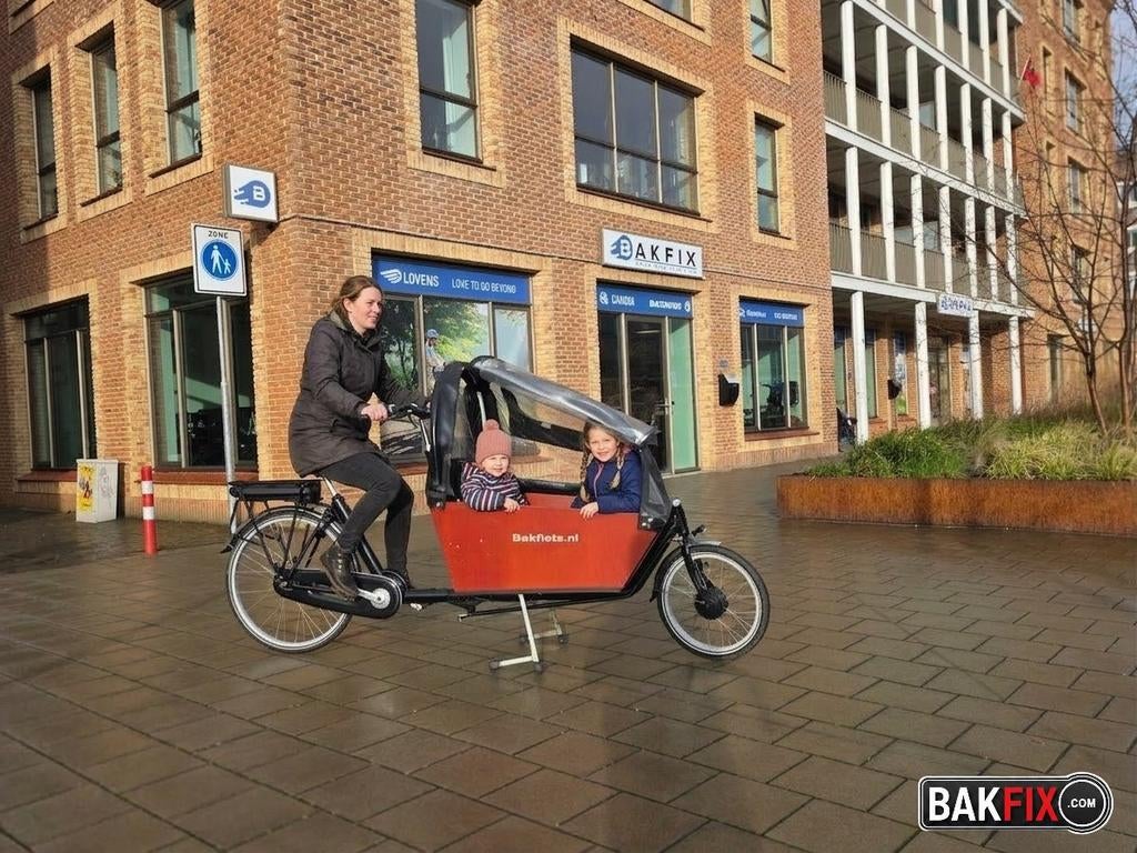 2dehands Cargo Bike long met nieuwe motor en accu!, Fietsen en Brommers, Fietsen | Bakfietsen, 4 kinderen of meer, Info@bakfiets.nl