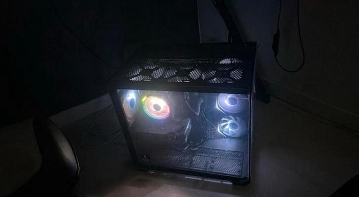 Krachtige 4060 Gaming pc, Computers en Software, Desktop Pc's, Zo goed als nieuw, 4 Ghz of meer, Gaming, Ophalen of Verzenden