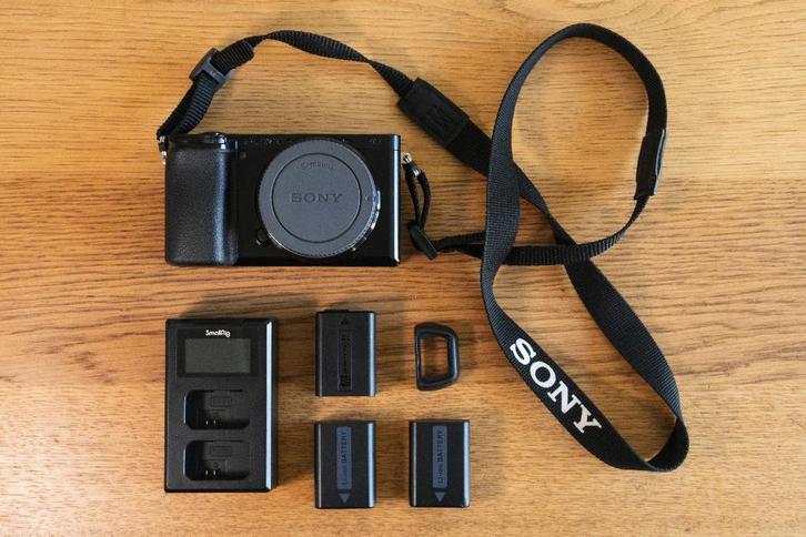 Sony a6100 body met extra lader en accus, Audio, Tv en Foto, Fotocamera's Digitaal, Zo goed als nieuw, Compact, Sony, Geen optische zoom